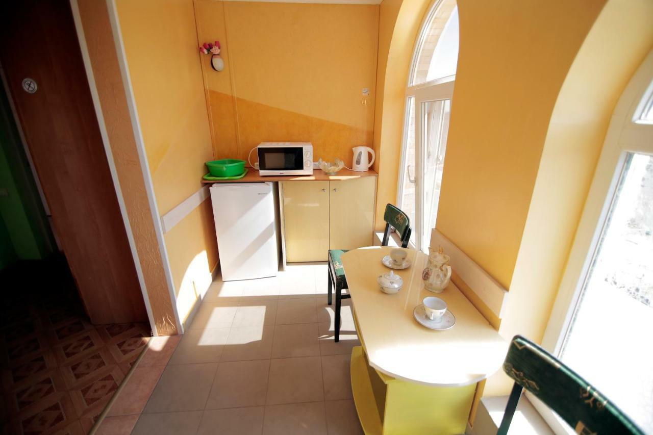 Guest House Kamenny Dom Karolino-Buhaz Exterior foto